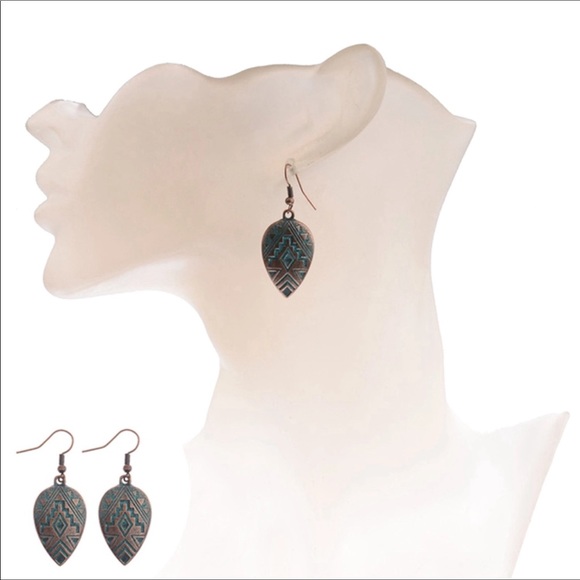 Blue patina copper tribal design dangle earrings - Picture 5 of 7